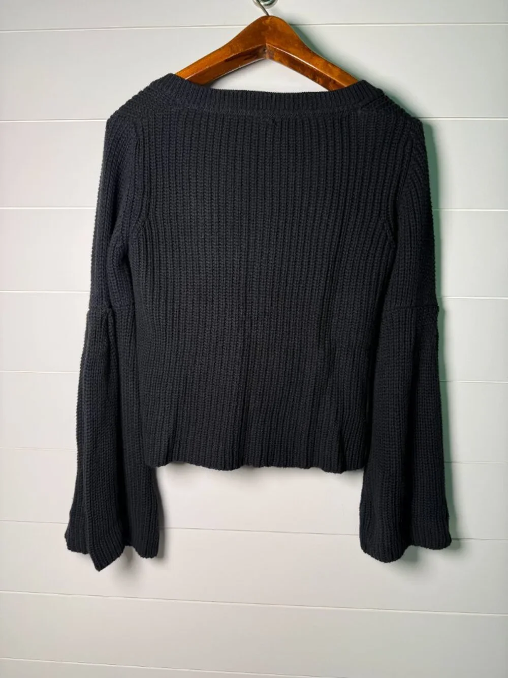 Free People Black Damsel Cable Knit V Neck Pullover and Long Bell Sleeves Sz M